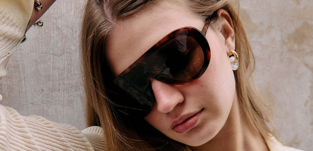 What earrings go with glasses? How to choose jewelry for corrective and sunglasses?