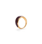Mały pozłacany pierścionek z bordową emalią w kolekcji Viva Mini od Berries 