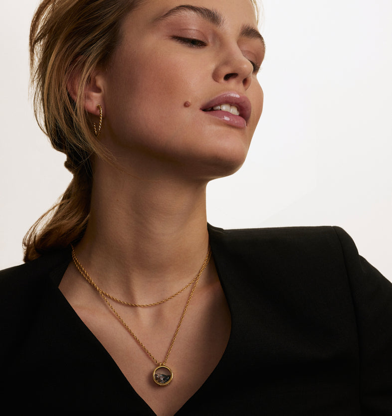  Gold-plated London Blue topaz necklace on a thicker chain 2 
